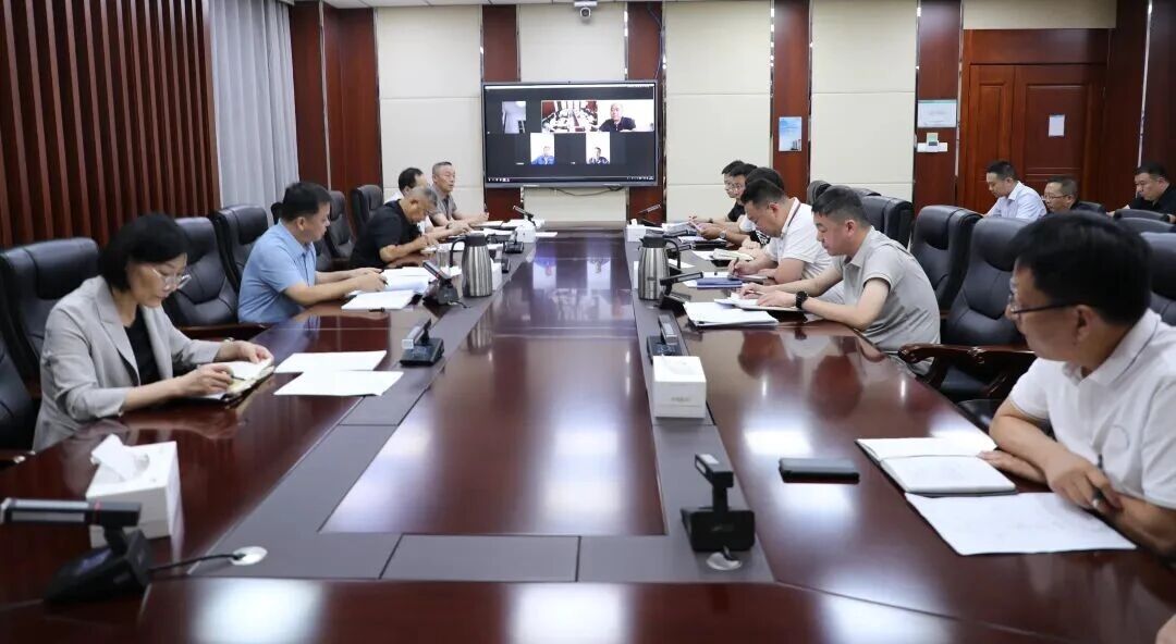 凝心聚力抓落实 精准发力促生长——南宫app集团召开重点事情（项目）推进聚会1